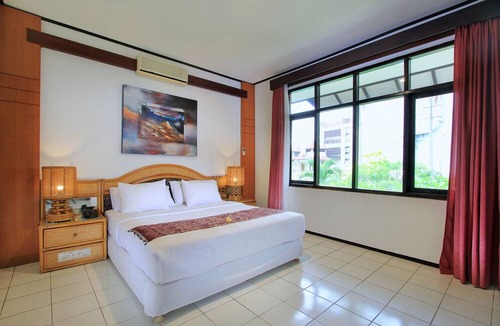 Legian Hotel | Puri Naga Beachfront Cottages