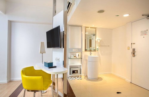 Kelapa Gading Barat Hotel | 1O1 URBAN Jakarta Kelapa Gading