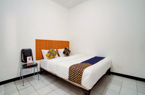 Bandung Hotel | Spot ON 90200 Pondok Sabaraya Cileunyi Syariah