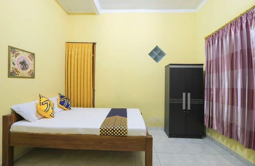 Lumajang Hotel | Hotel O Wallet Family Residence Syariah