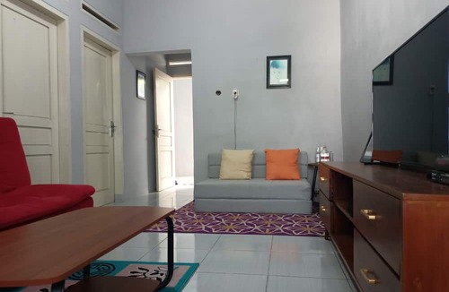 Karamat Wangi House | ADK Papandayan Homestay & Tour