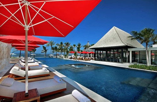 Kuta Selatan Hotel | The Royal Santrian