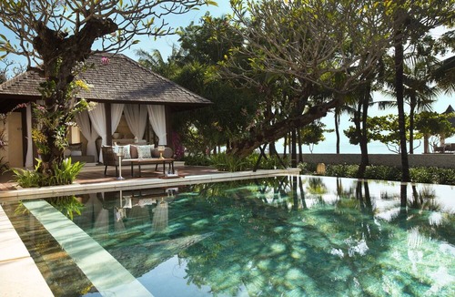 Kuta Selatan Hotel | The Royal Santrian