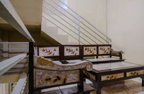 Dinoyo Hostel | SPOT ON 2387 Bukit Cemara Tidar Family