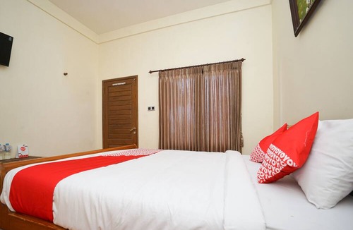 Krucil Hotel | OYO 1483 Hotel Bumi Bermi Permai