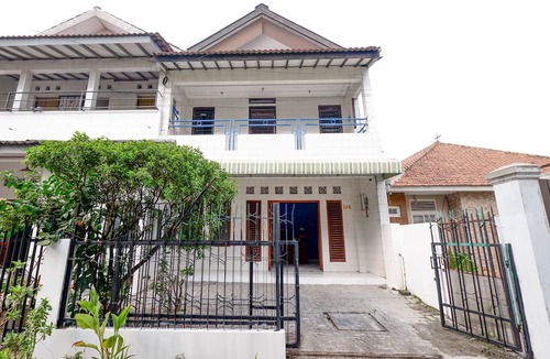 Semarang Hostel | OYO Life 1942 Asia Residence Syariah