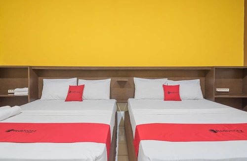 Subang Hotel | RedDoorz near Alun Alun Subang