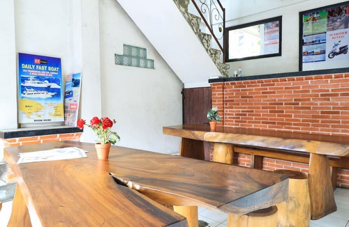 Peliatan Hostel | Halaman Depan Hostel