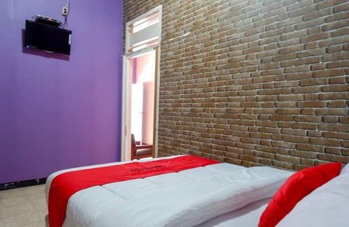 Kebumen House | RedDoorz near Stasiun Kebumen