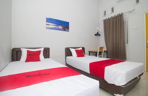 Sampang House | RedDoorz Plus Syariah near Alun Alun Sampang