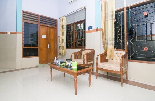 Bojonegoro House | RedDoorz Syariah near Alun Alun Bojonegoro