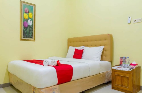 Cirebon House | RedDoorz Syariah @ Puri Kalijaga Street