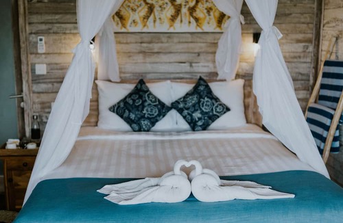 Mushroom Bay Hotel | Lanussa Hill Villa