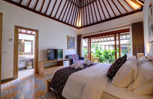 Mendoyo Hotel | Wide Sands Beach Retreat