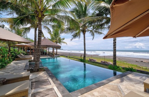 Mendoyo Hotel | Wide Sands Beach Retreat
