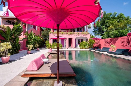 Pecatu Hotel | PinkCoco Uluwatu - Constant Surprises & for Cool Adults Only