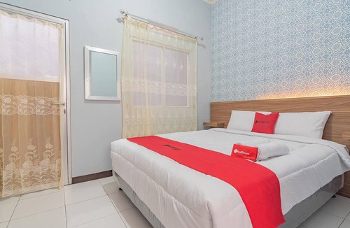 Garut Hotel | RedDoorz near Alun-Alun Garut