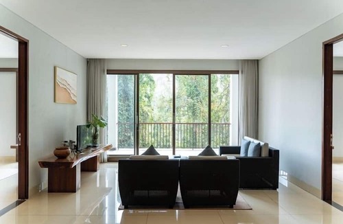 Bandung Villa | Mentari Hill View 8 BR heated pool and movie room
