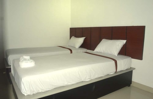 Padang Hotel | Lovetel