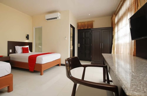 Cawang House | RedDoorz Plus near Halim Perdanakusuma 2