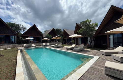 Mushroom Bay Bed & Breakfast | The Cubang Huts Lembongan