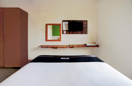 Surabaya Hotel | Hotel O Surabaya near Surabaya Town Square formerly Kupang Gunung Residence