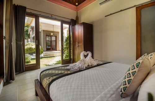 Kuta Selatan Villa | The Georgina Estate