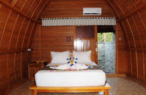 Pemuteran House | Kubu Padi Wooden House