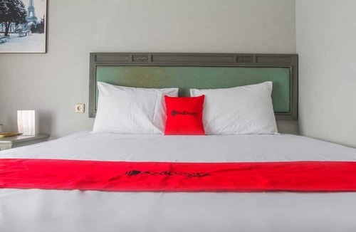 Garut Hotel | RedDoorz Plus @ Otista Garut