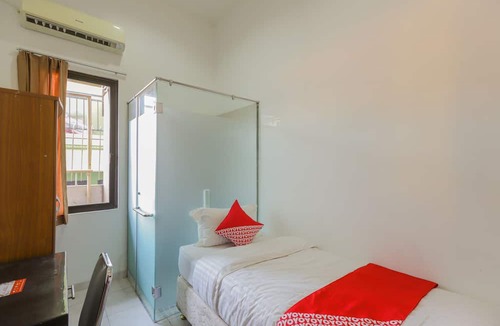 Kedoya Utara Hotel | Hotel O Idola Residence