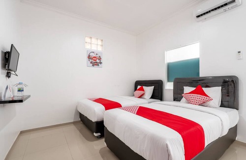 Padonan Hotel | OYO 672 Bali Radiance Canggu