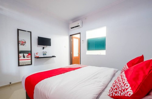 Padonan Hotel | OYO 672 Bali Radiance Canggu