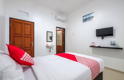 Padonan Hotel | OYO 672 Bali Radiance Canggu