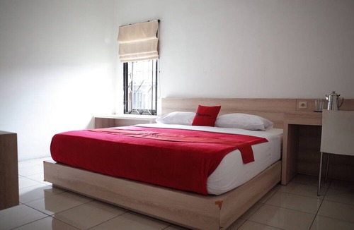 Sukabumi House | RedDoorz near Alun-alun Kota Sukabumi