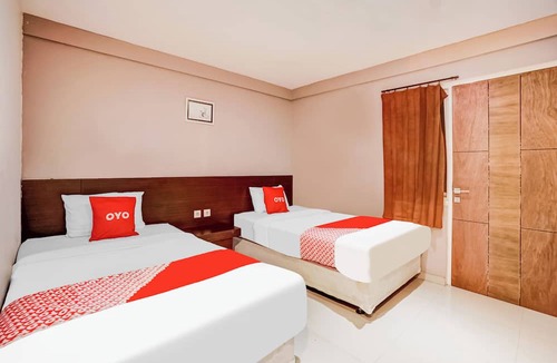 Surabaya Hotel | Hotel O Siwalankerto Near Surabaya Carnival