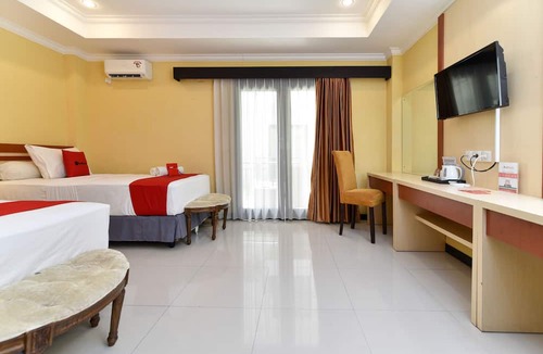 Pemogan Hotel | RedDoorz Plus near Mall Bali Galeria 2