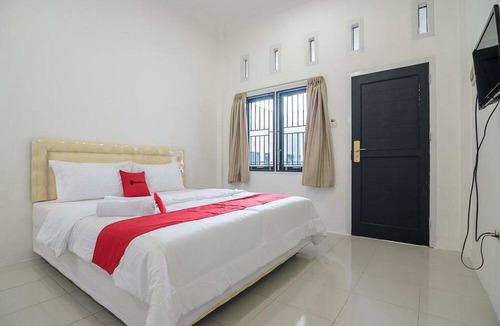 Jambi House | RedDoorz near Sultan Thaha Airport Jambi