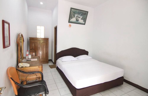 Purwakarta Bed & Breakfast | Grand Ciwareng Inn