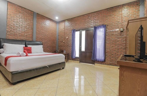Ragunan House | RedDoorz Plus @ Ampera Raya