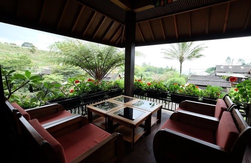 Parongpong Hotel | Rumah Stroberi Organic Farm and Lodge
