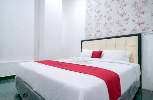 Pancawati Hotel | RedDoorz Syariah near Exit Toll Puncak