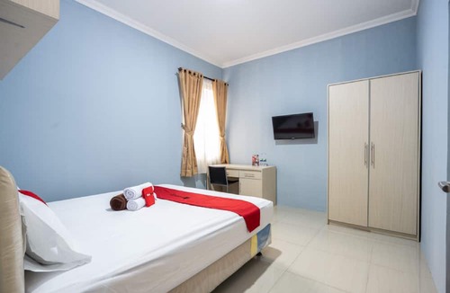 Binong House | RedDoorz Plus near Siloam Karawaci