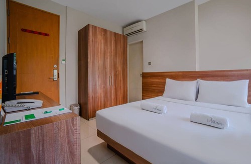 East Jakarta Hotel | LeGreen Suite Tebet