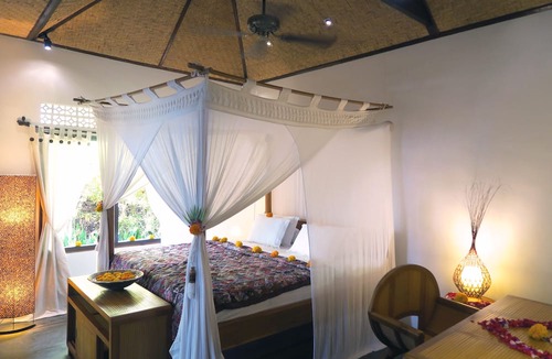 Tejakula Hotel | Cili Emas Oceanside Resort