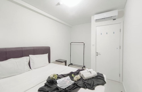 Bandung Apartment | White Tone 1Br For 2 Pax At Parahyangan Residence