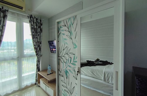 Hegarmanah Apartment | Comfortable Gray Studio Room At Apartment Taman Melati Jatinangor