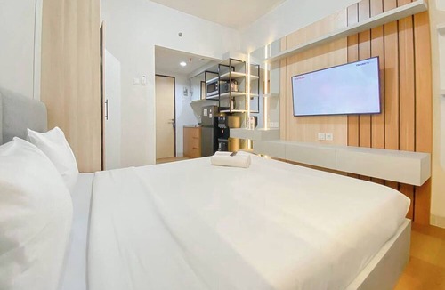 Jatingaleh Apartment | Compact Studio With City View At The Alton Apartment