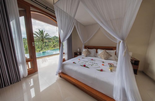 Selat Hotel | VELONIA ISEH