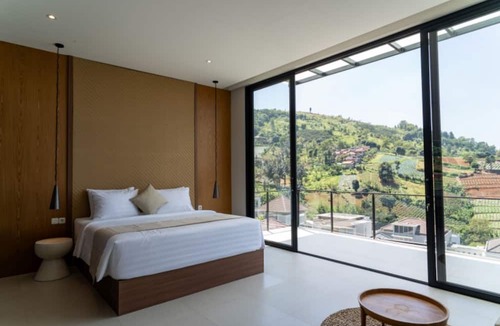 Bandung Villa | Diamond Hill 10 Br Heated Pool
