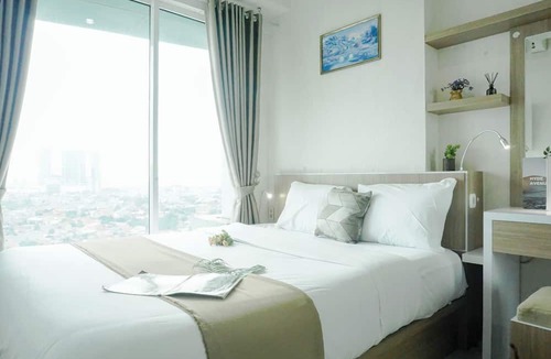 Pekayon Jaya Apartment | Pleasant And Relaxing 2Br Apartment Grand Kamala Lagoon